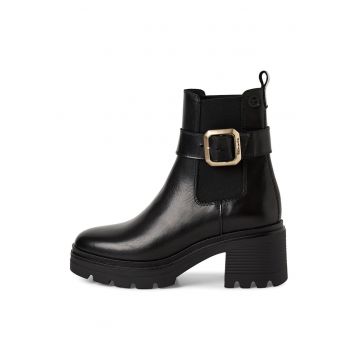 Botine de piele cu catarama Botine de piele cu catarama